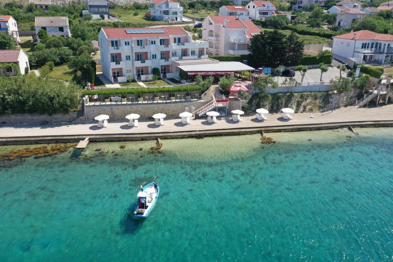 Pension Augustino Miletici Bagian luar foto