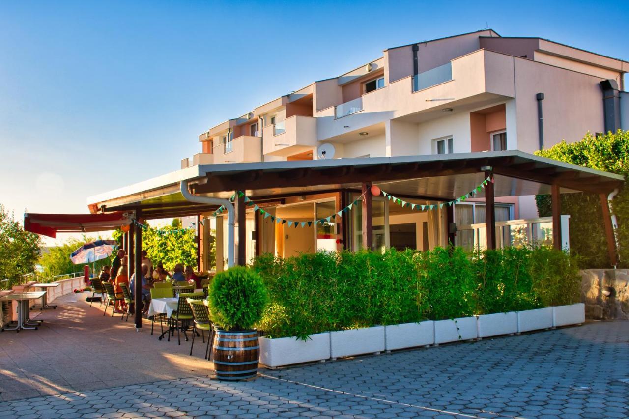 Pension Augustino Miletici Bagian luar foto