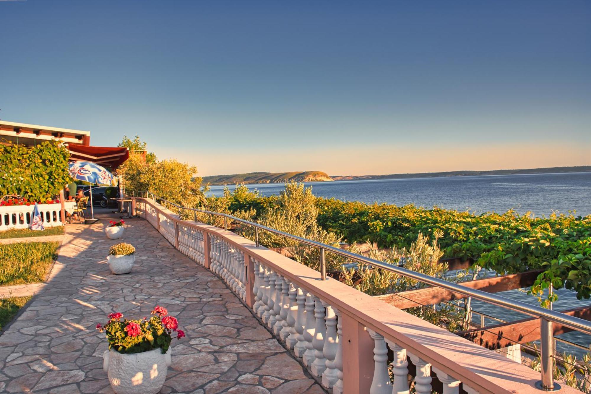 Pension Augustino Miletici Bagian luar foto